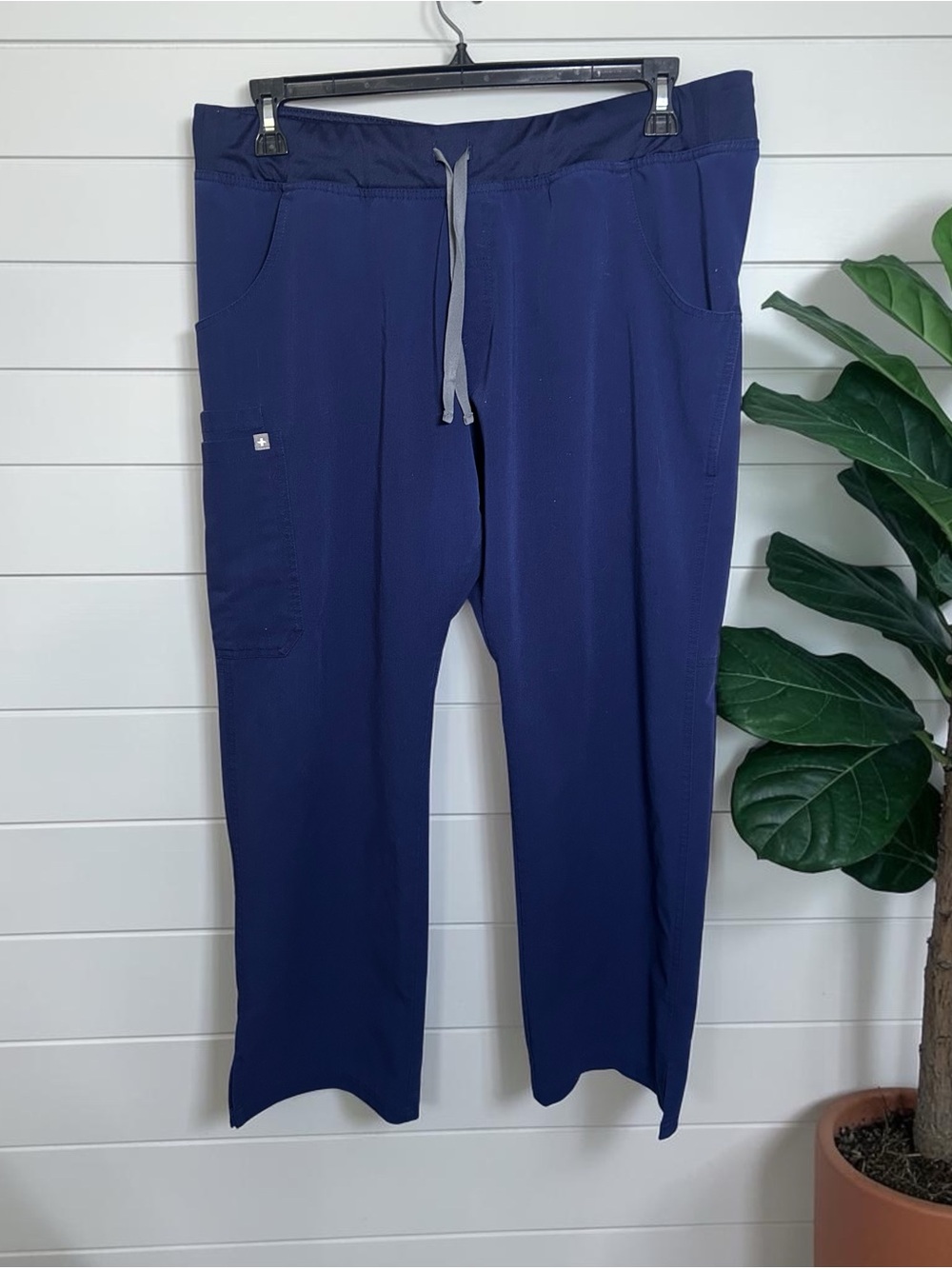 FIGS Women’s Technical Collection Navy Blue Cargo Scrub Pants Size XL